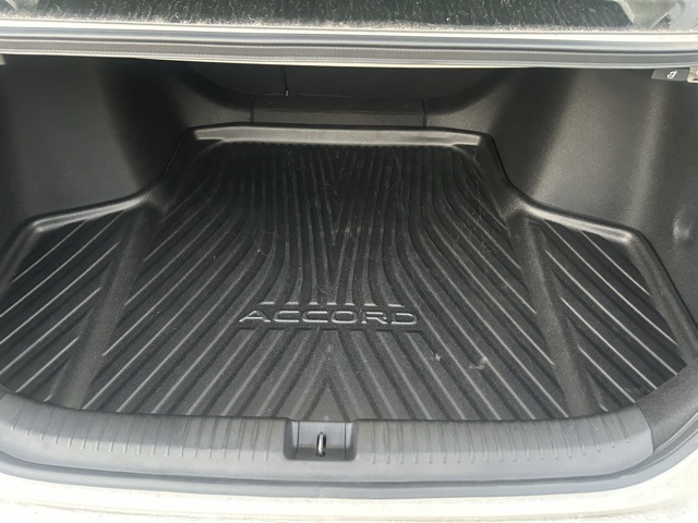 2025 Honda Accord Hybrid Sport-L Image 7 of 15