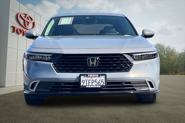 2025 Honda Accord Hybrid Touring Image 2 of 27
