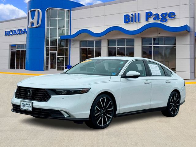 2025 Honda Accord Hybrid Touring Image 1 of 31