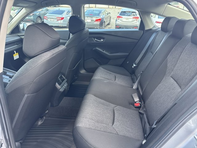 Vehicle image 20 of 32