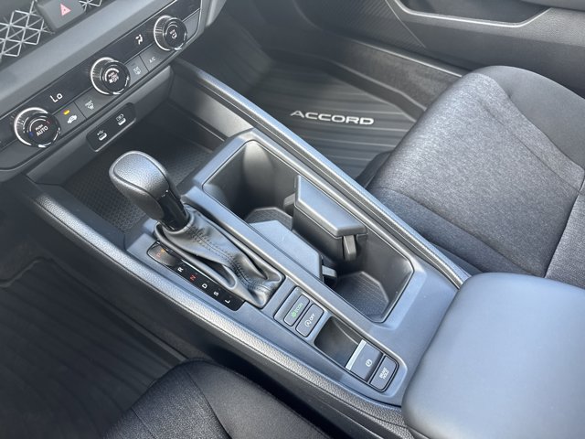 Vehicle image 31 of 32
