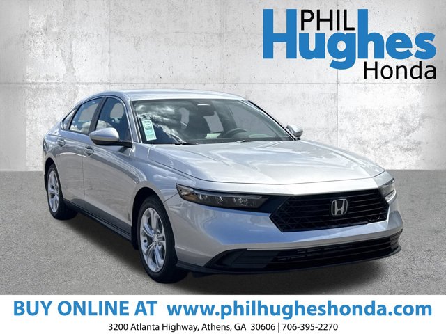 Vehicle image 4 of 32