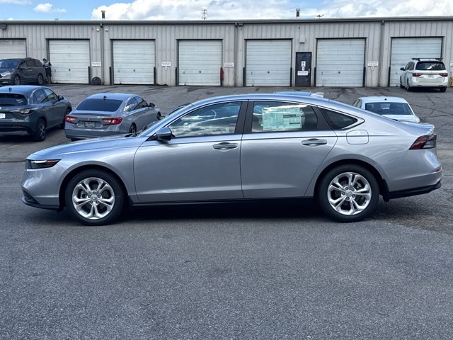 Vehicle image 9 of 32