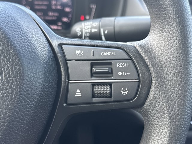 Vehicle image 27 of 32