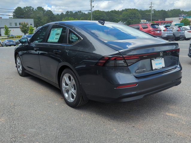 Vehicle image 8 of 28