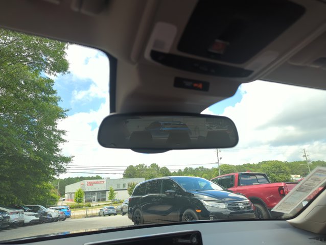 Vehicle image 25 of 28