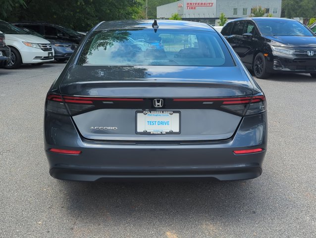 Vehicle image 7 of 28