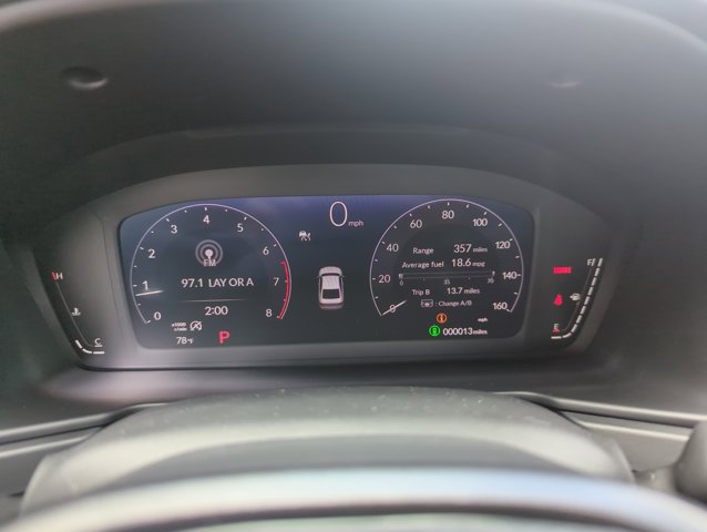 Vehicle image 21 of 28
