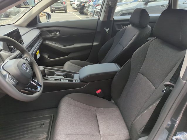 Vehicle image 16 of 28