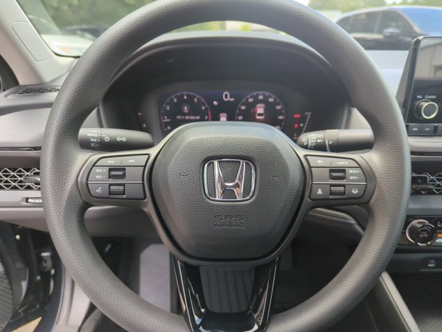 Vehicle image 20 of 28