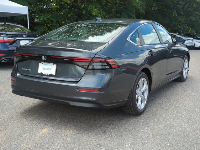 Vehicle image 6 of 28