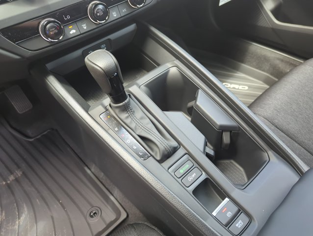 Vehicle image 24 of 28