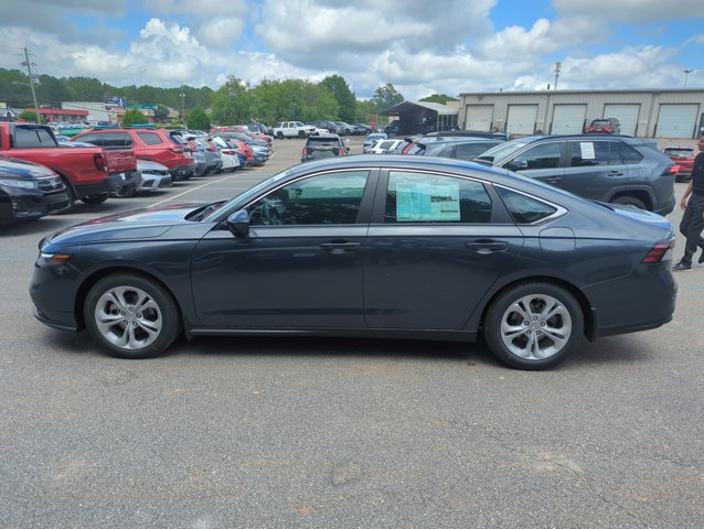 Vehicle image 9 of 28