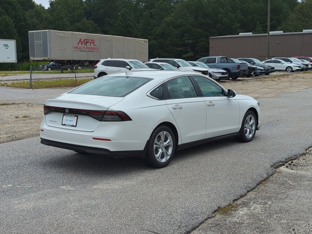 Vehicle image 5 of 26
