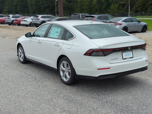 Vehicle image 7 of 26