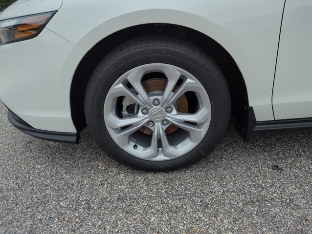 Vehicle image 9 of 26