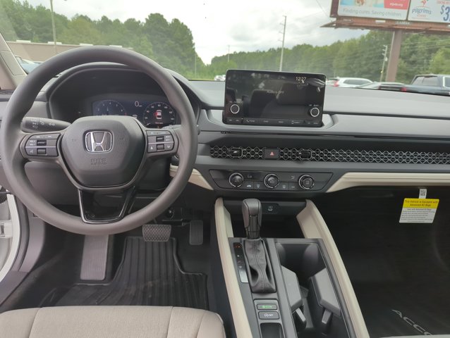Vehicle image 11 of 26