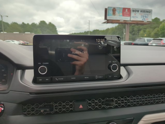 Vehicle image 16 of 26