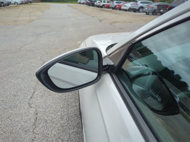 Vehicle image 22 of 26