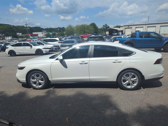 Vehicle image 9 of 29