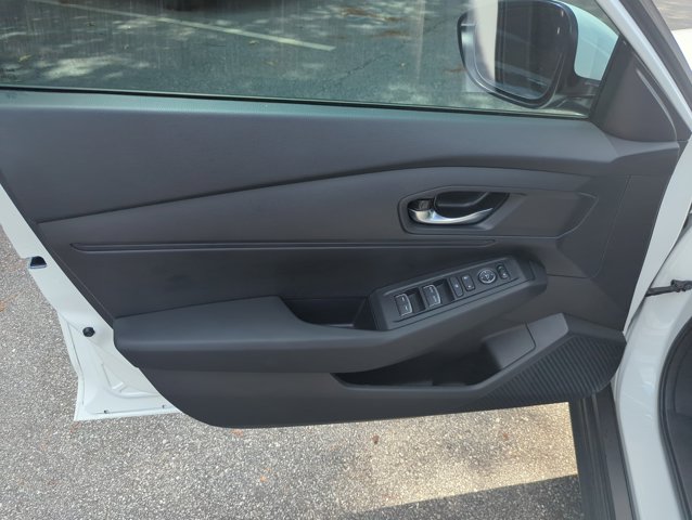 Vehicle image 18 of 29