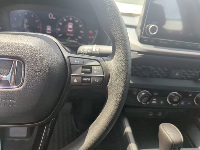 Vehicle image 23 of 29