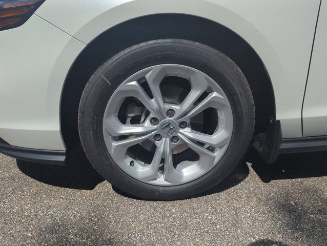 Vehicle image 10 of 29