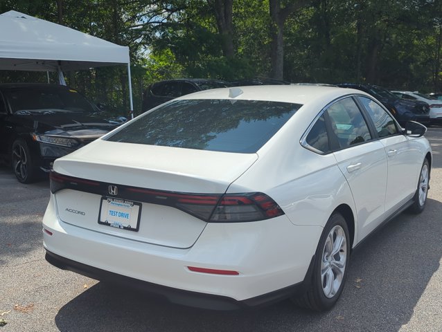 Vehicle image 6 of 29
