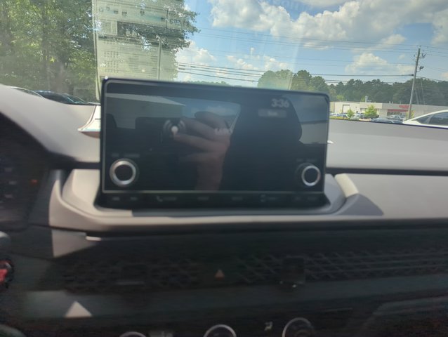 Vehicle image 27 of 29