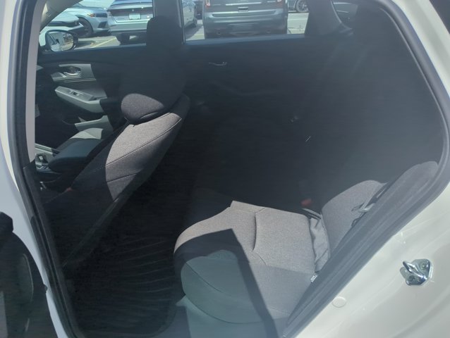 Vehicle image 26 of 29