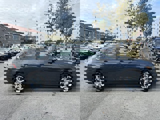 2025 Honda Accord LX Image 5 of 30