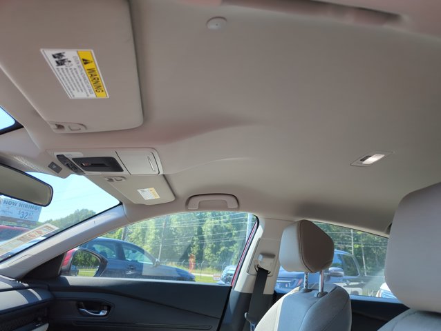 Vehicle image 14 of 31
