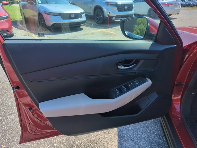 Vehicle image 23 of 31