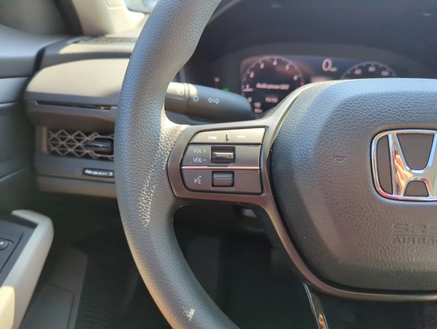 Vehicle image 16 of 31