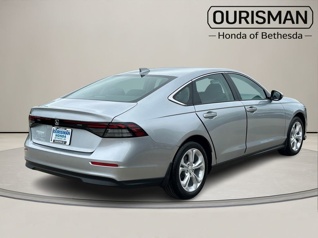 2025 Honda Accord LX Image 3 of 30