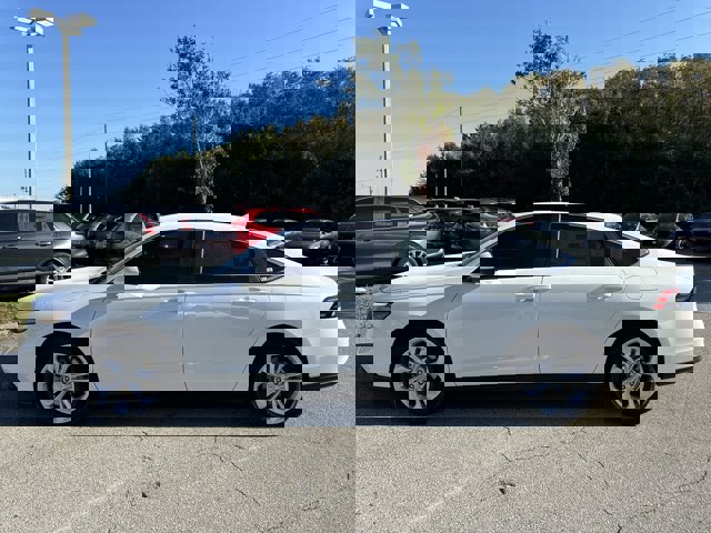 2025 Honda Accord LX Image 10 of 28