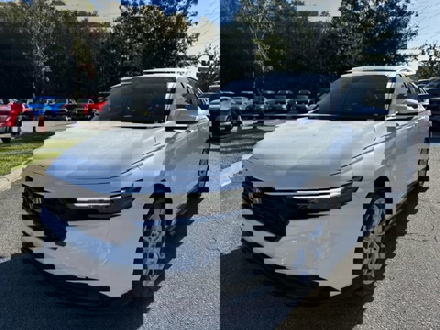 2025 Honda Accord LX Image 1 of 28