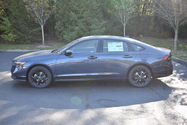 Vehicle image 8 of 22