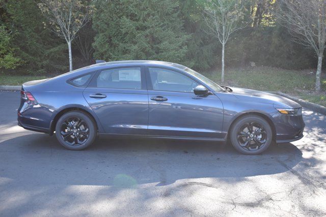 Vehicle image 4 of 22