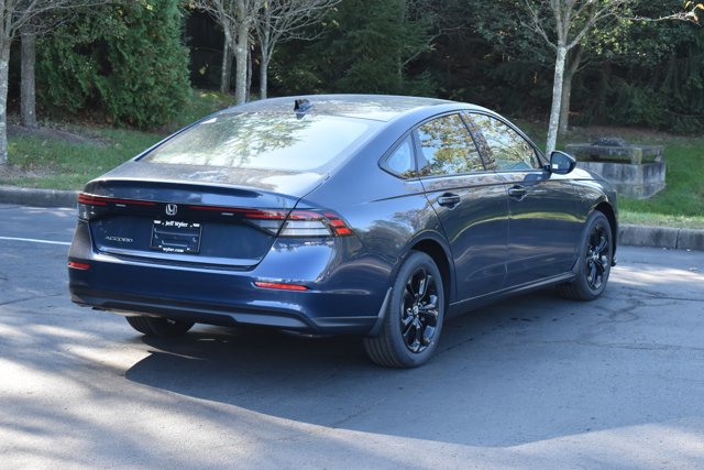 Vehicle image 5 of 22