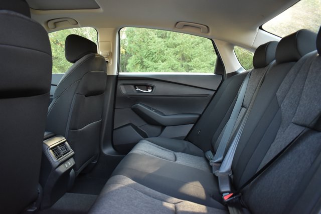 Vehicle image 13 of 22