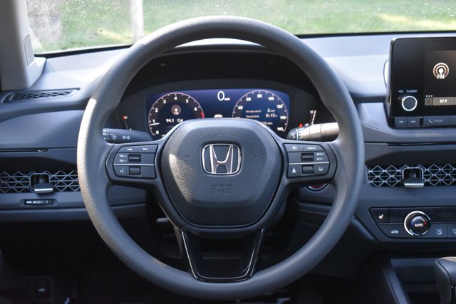 Vehicle image 15 of 22
