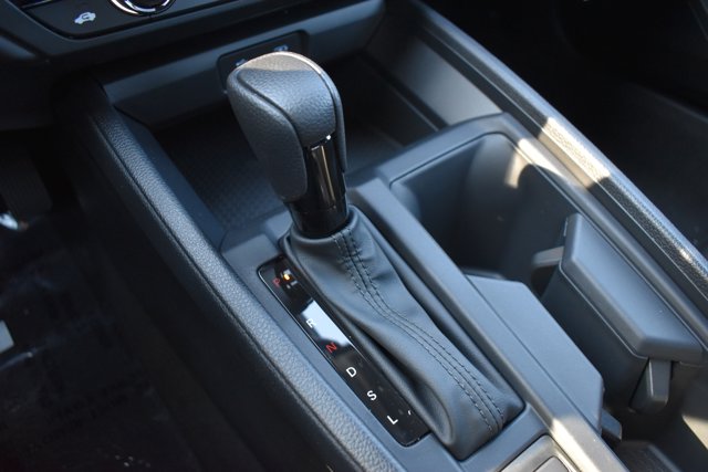 Vehicle image 17 of 22