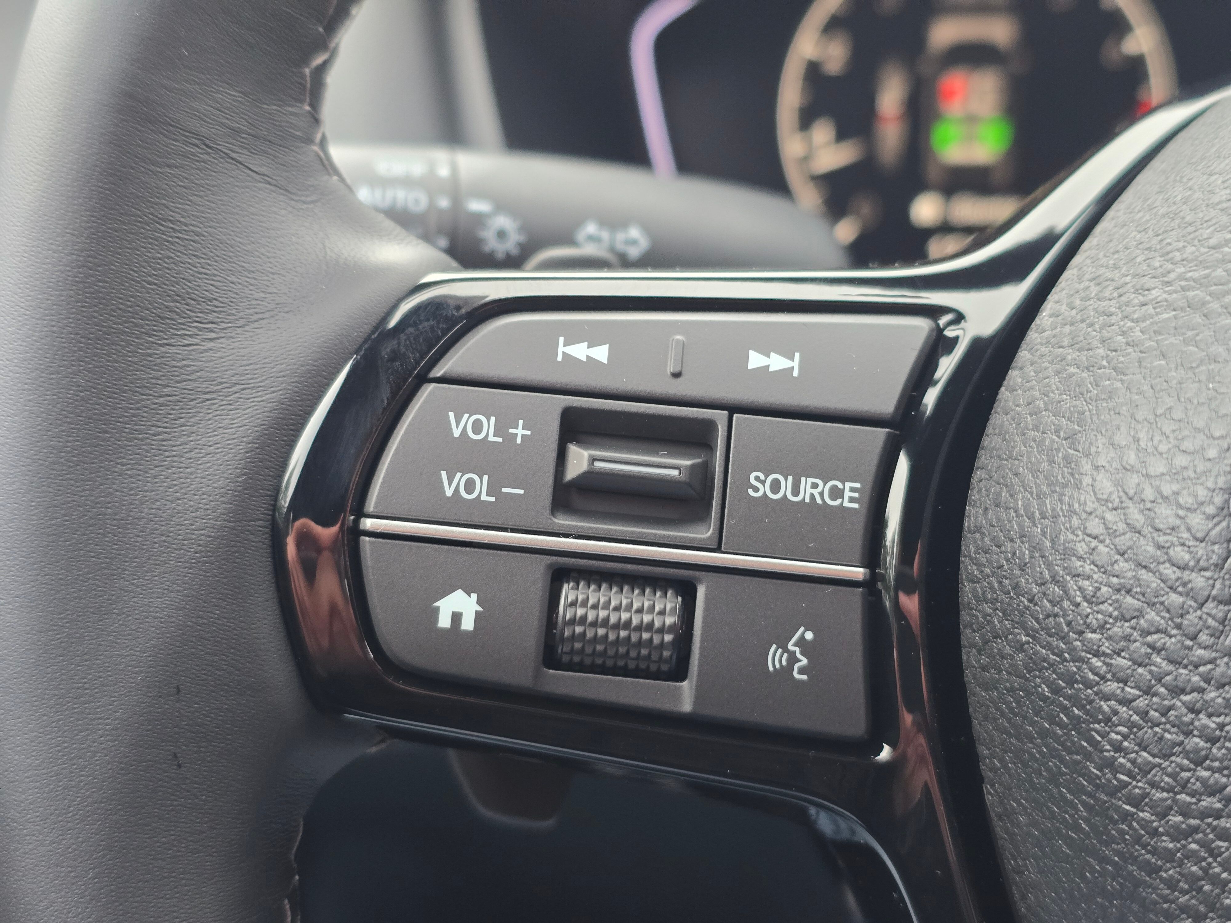 Vehicle image 28 of 29