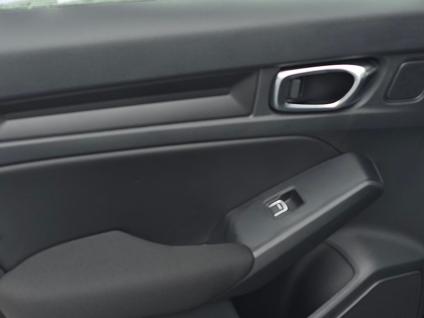 Vehicle image 13 of 29