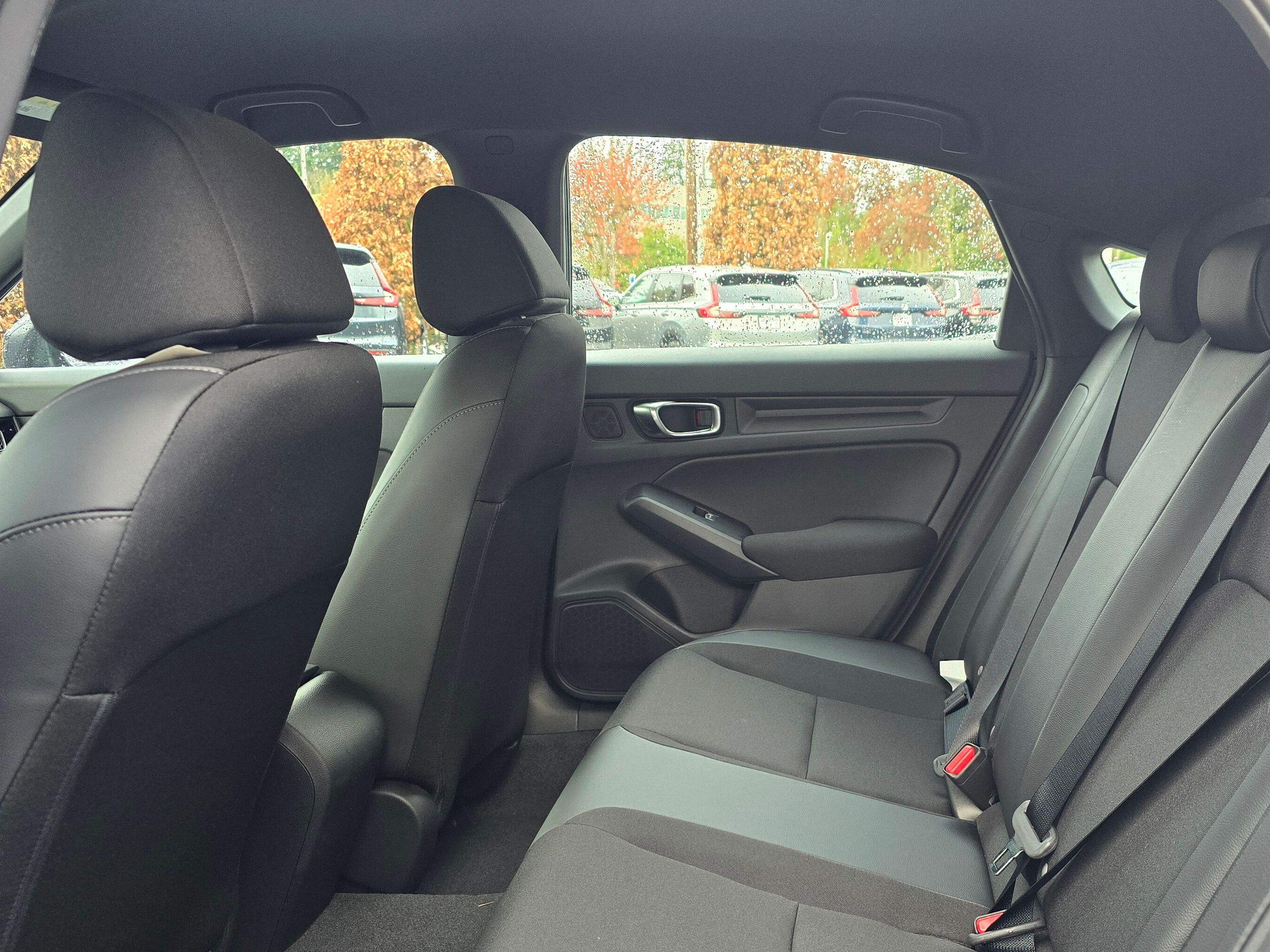 Vehicle image 14 of 29