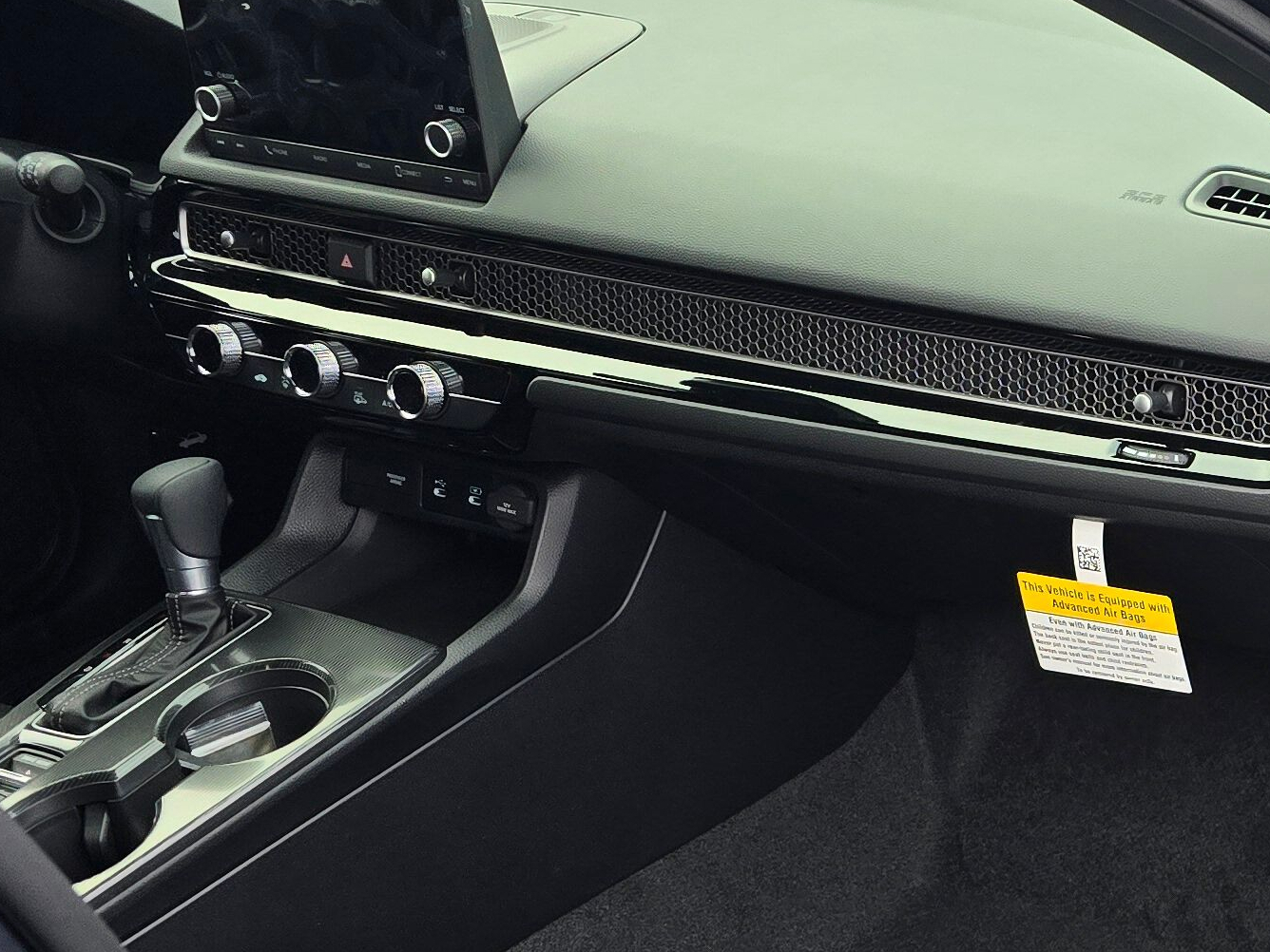 Vehicle image 18 of 29