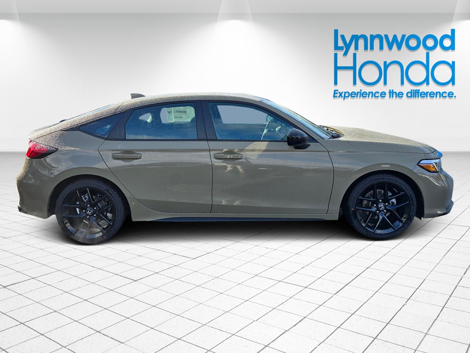 Vehicle image 7 of 32
