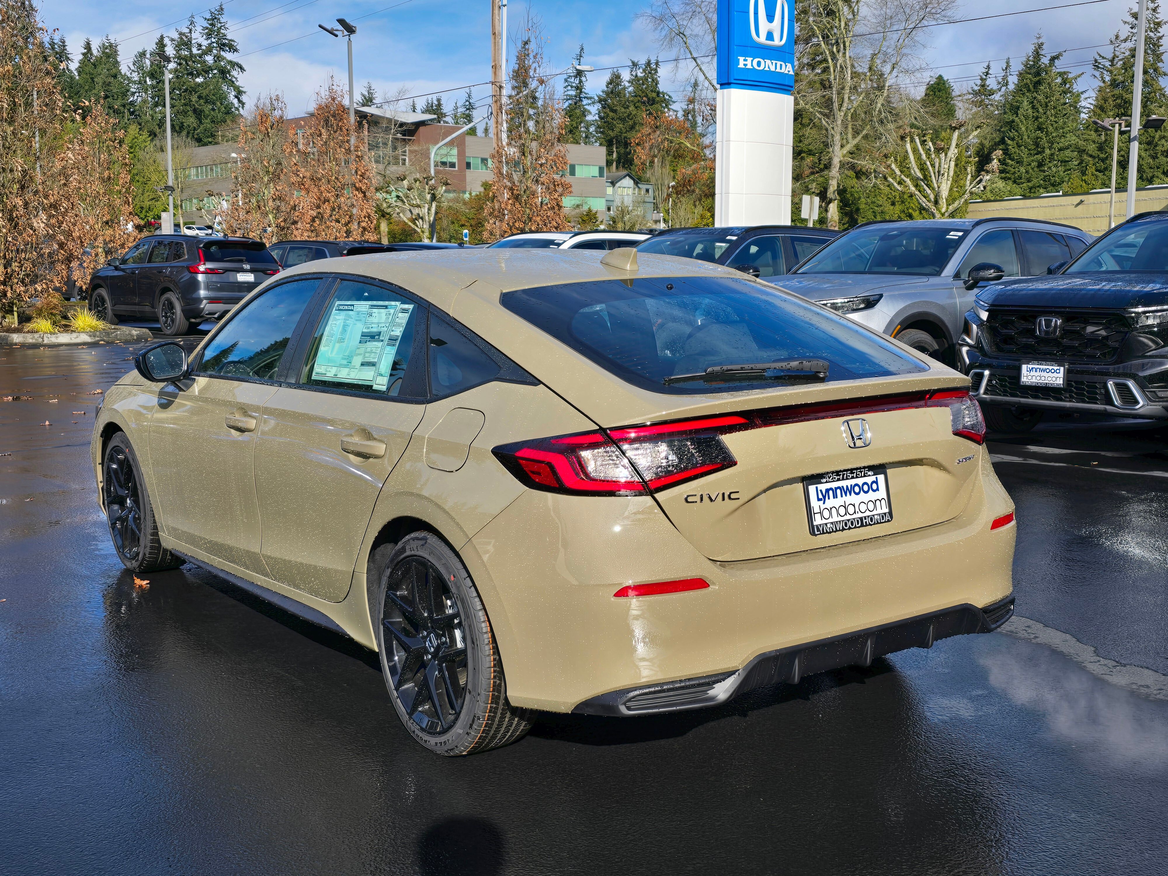Vehicle image 8 of 32