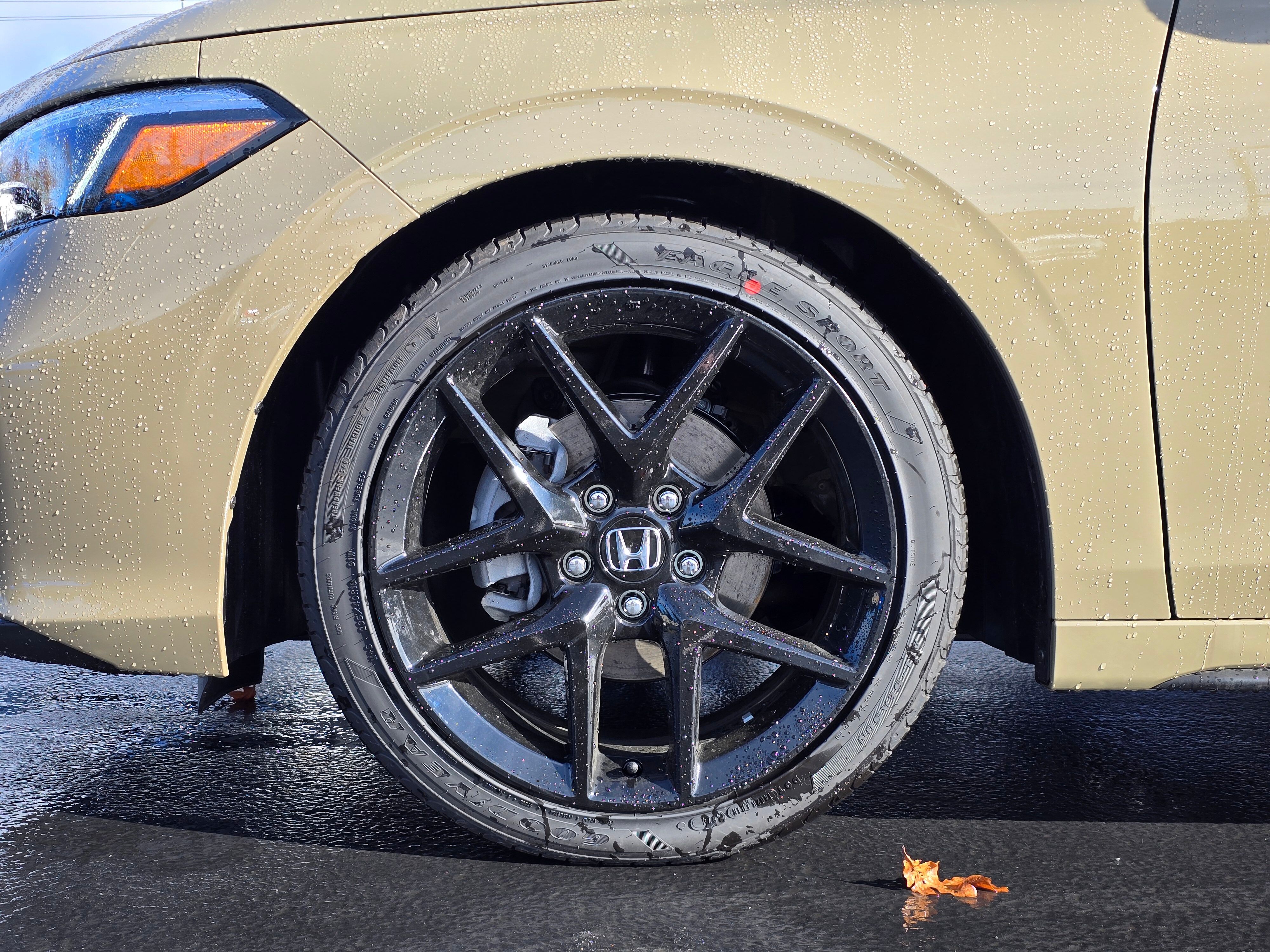 Vehicle image 9 of 32